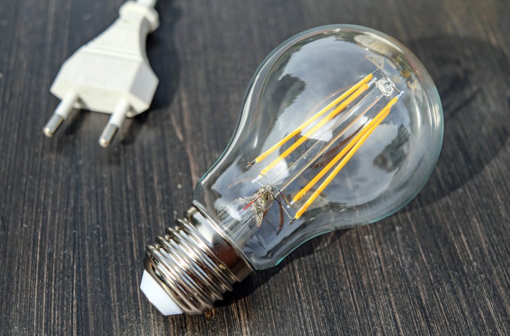 Zmiana nawyków pracowników na bardziej energooszczędne pomoże zmniejszyć zużycie energii o 5%